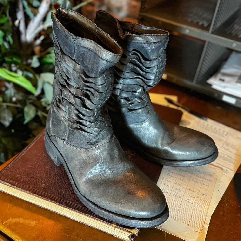 JOHN VARVATOS Simmons Twisted Pavement Boot SZ 10.5 MSRP $1498